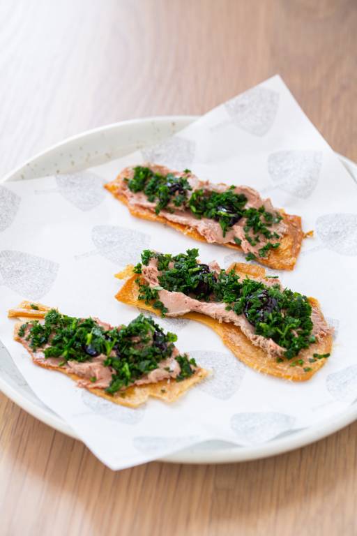 Mr.Morris - Chicken skin, parfait, cherry