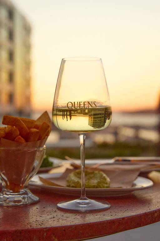 Queens Rooftop and Wineshop