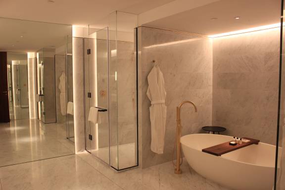Park Hyatt bathroom