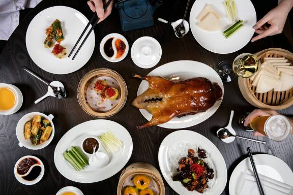 Huami - International experiences Table with food at Huami