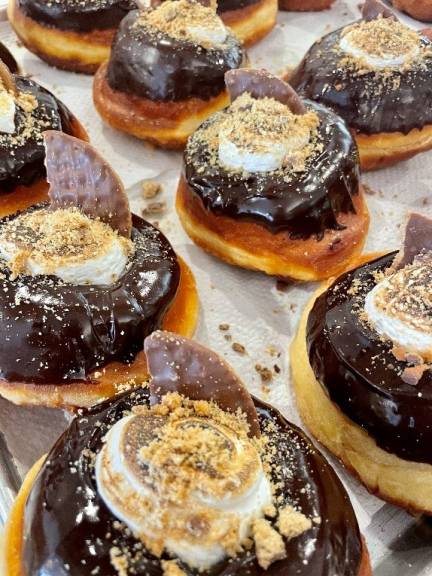 Doe-donuts-pop-up-3.jpg Doe-donuts-pop-up-3.jpg