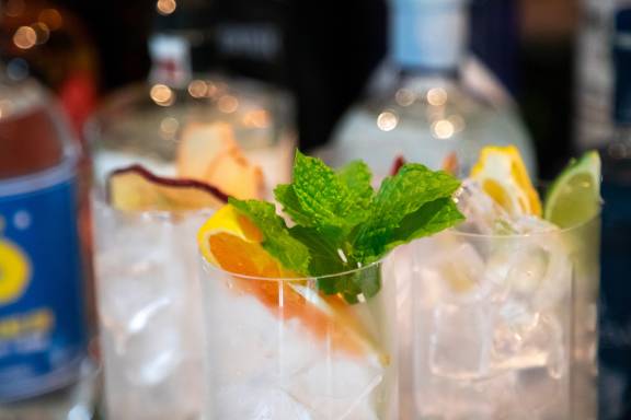 Huami $12 gins Huami $12 gins