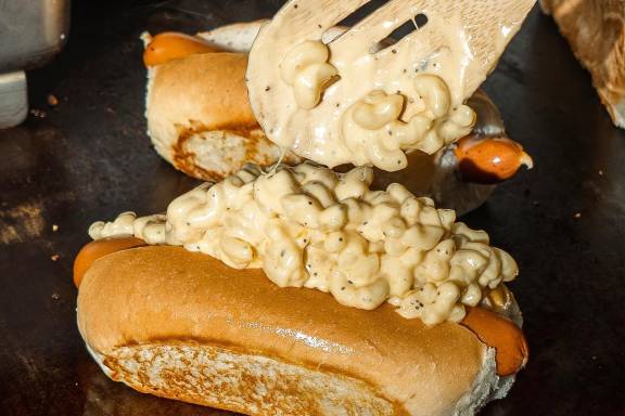 Good Dog Bad dog - mac n cheese dog 