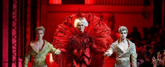 Guo Pei, Look 20, 2017. Collection: Legends, Spring/Summer 2017. © Guo Pei. Courtesy of Guo Pei. Photographer: Dominique Maitre ©