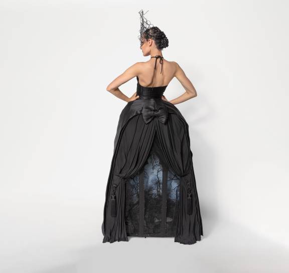 Guo Pei, Collection: Architecture, Autumn/Winter 2018. © Guo Pei. Photograph by LIAN Xu, courtesy of LIAN Xu.