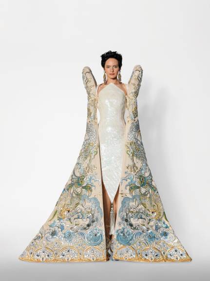 Guo Pei, Collection: East Palace, Spring/Summer 2019. © Guo Pei. Photograph by LIAN Xu, courtesy of LIAN Xu.  