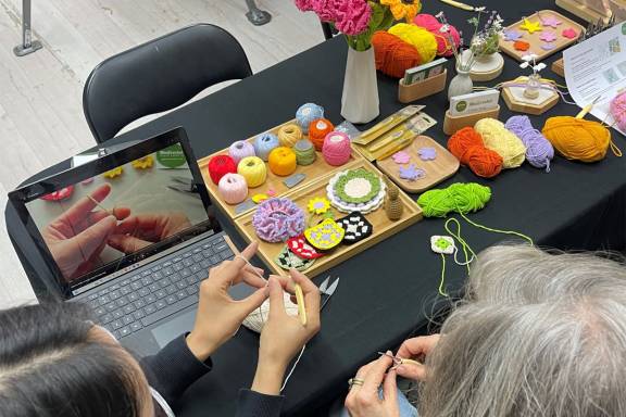 Learn the art of crochet Learn the art of crochet