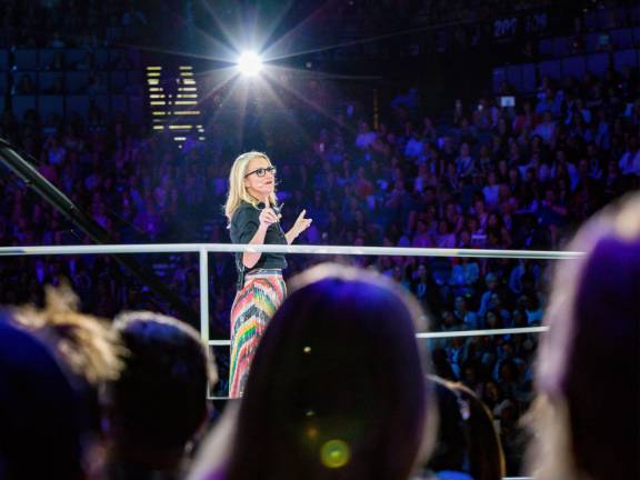 Mel Robbins NZICC