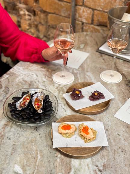 Rosés and Canapés in the Laneway