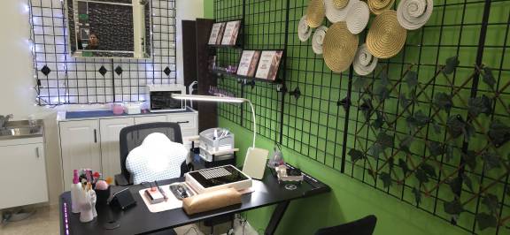 Pradz Nail Studio