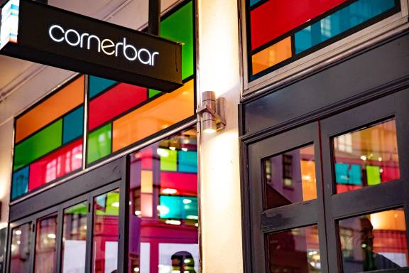 Cornerbar