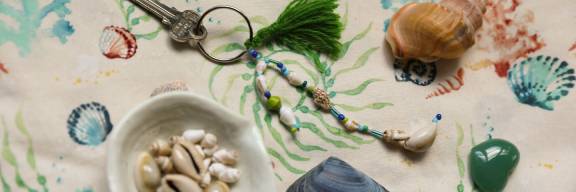 Make Days | Shell Key Charm