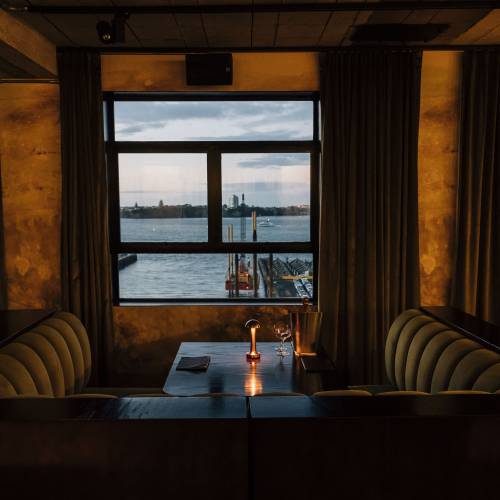 Media Name: Tommys-Champagne-Parlour.jpg
