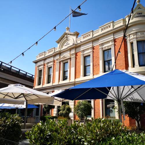 The Birdcage market