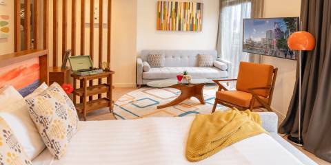 Ohtel-Auckland-Superior-Room-with-Balcony.jpg