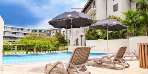 Ohtel-Auckland-Swimming-Pool.jpg