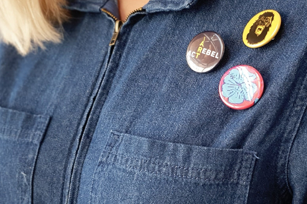 Badges giveaway at the Art Gallery