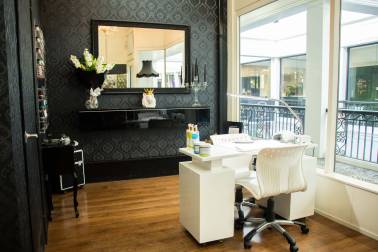 The Nail Lounge