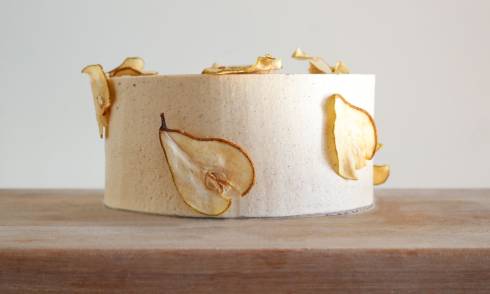 Amano pear and cinnamon cake