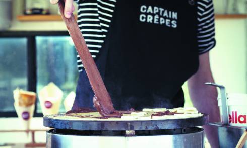Person making crepe
