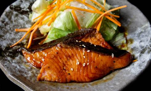 Grilled salmon and salad