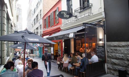Alleyway seating