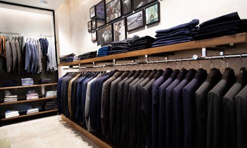 Rembrandt suit display
