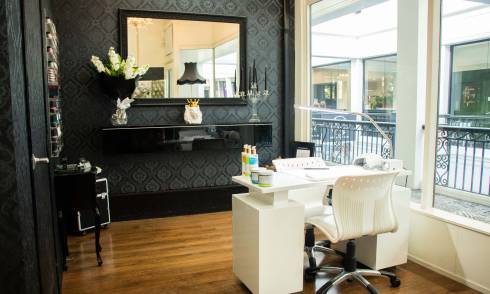 The Nail Lounge 