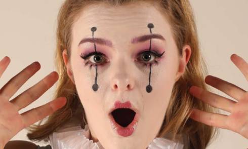 Harelqueen - Abby Howells 