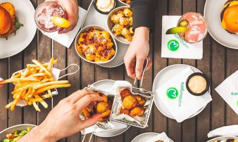 Wahlburgers-banner-2.jpg 