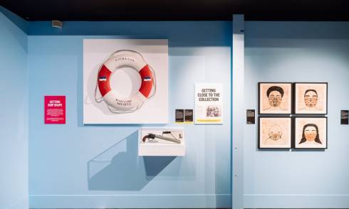 NZ Maritime Museum - Friends in the Gallery