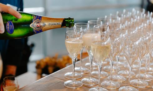 Bellini Bar Champayne & Live Opera