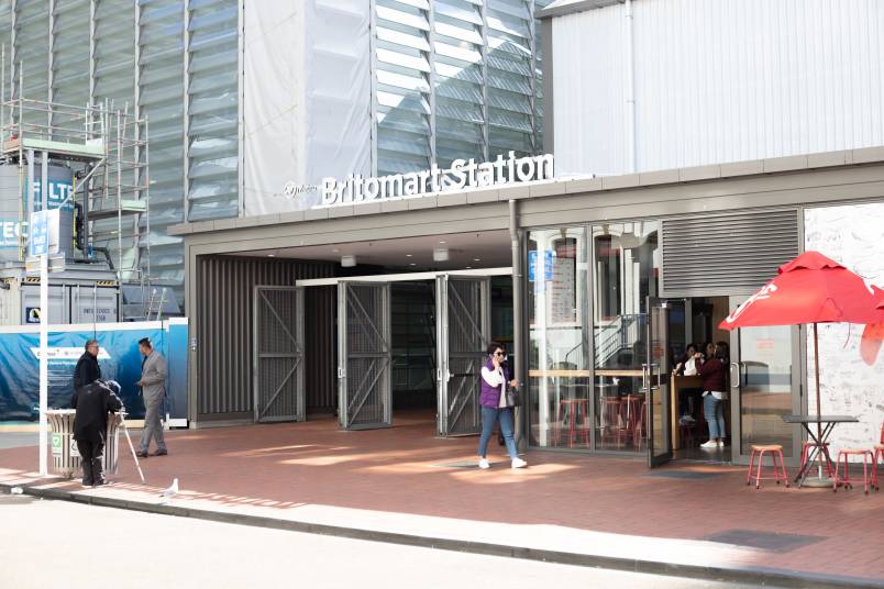 Media Name: Trains-in-Auckland-city-centre-1.jpg