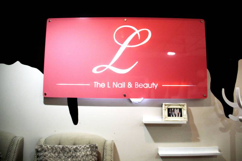 Nail & Beauty sign