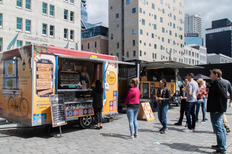 FOOD-TRUCK-FRIDAYS_UNDER-AN-HOUR.jpg 