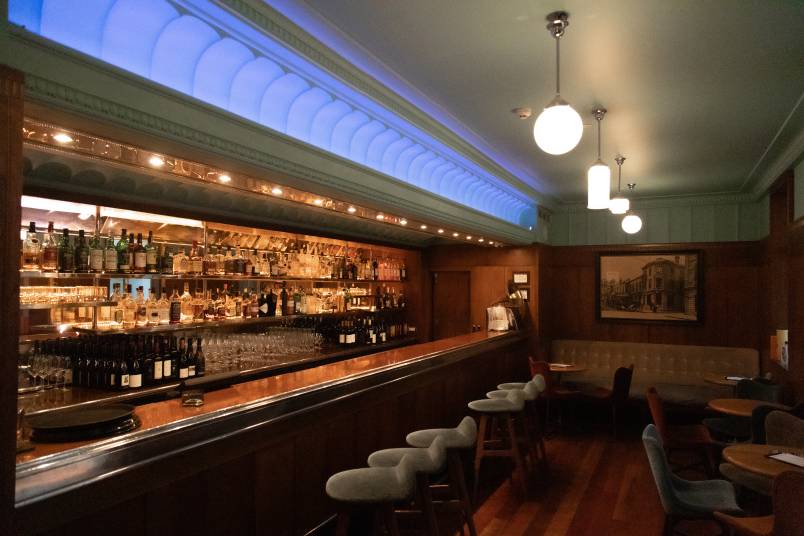 HOTEL-DEBRETT_SOLITARY-3.jpg