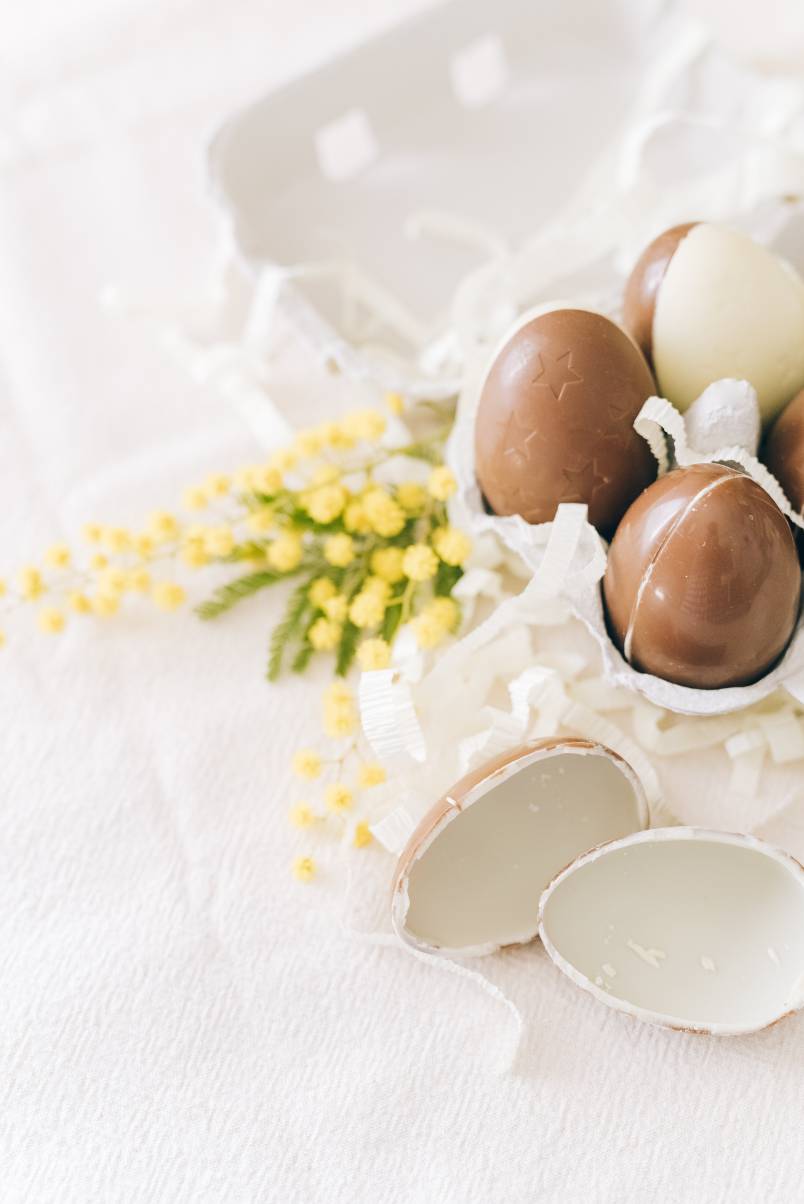 Gusto-Egg-Decorating-2JPG.jpg 
