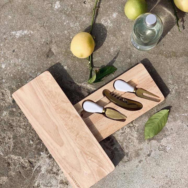 cheeseboard-shut-front-door