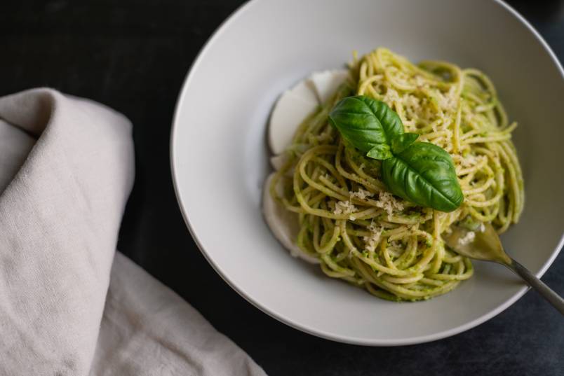 Pesto pasta dish