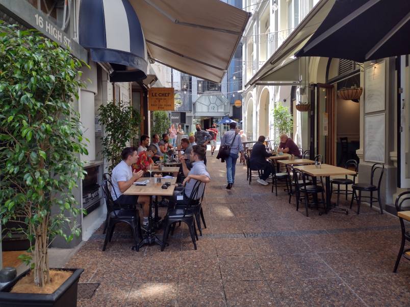 Le-Chef-Outdoor-Dining