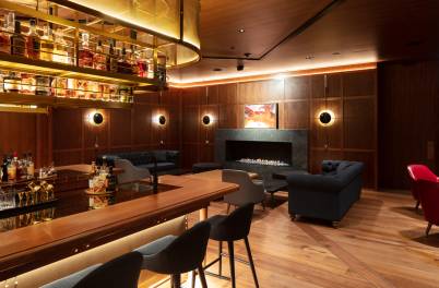 Captain's Bar
