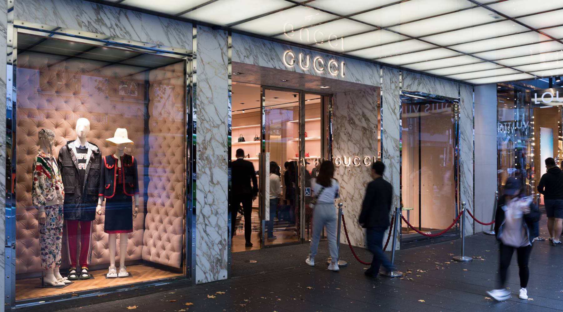 gucci queen street